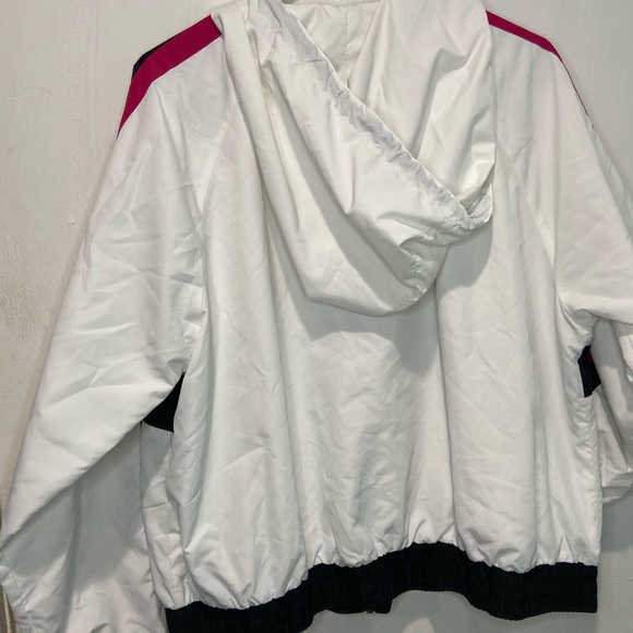 Forever 21 windbreaker - Picture 2 of 5